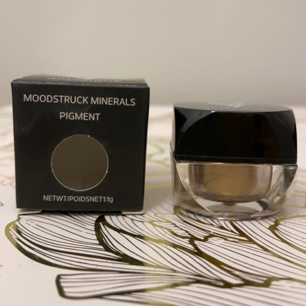 Younique Moodstruck Minerals Pigment-Confident
